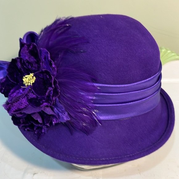 Madame Plum Purple Flapper Cloche Hat 1920’s Style - Picture 4 of 9